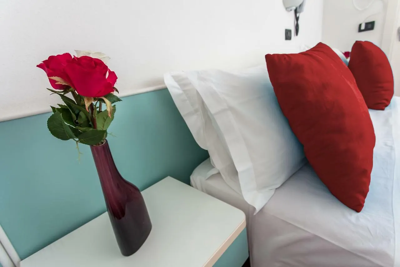 Hotel Giove Cesenatico 3*,
